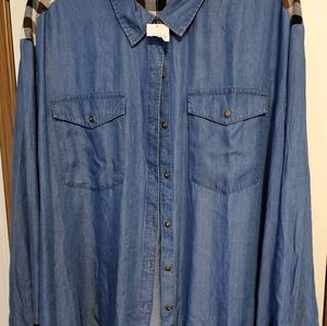Womens denim type long sleeve shirt. Plus size 26 - 28